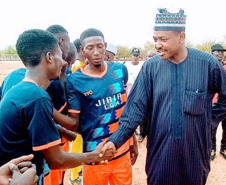 Aliyu Lawal Shargalle, Katsina State Sports Commissioner exchanged pleasantries with the players