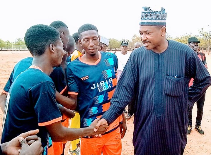 Aliyu Lawal Shargalle, Katsina State Sports Commissioner exchanged pleasantries with the players